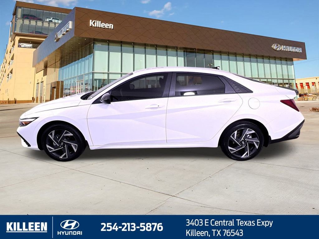 Used 2025 Hyundai Elantra Sport FWD image 5