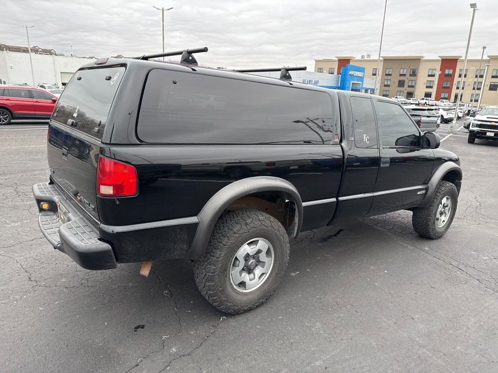 Used 2000 Chevrolet S10 Pickup LS w/ Preferred Equipment Group image 12