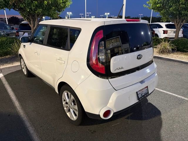 Used 2016 Kia Soul ! FWD image 2