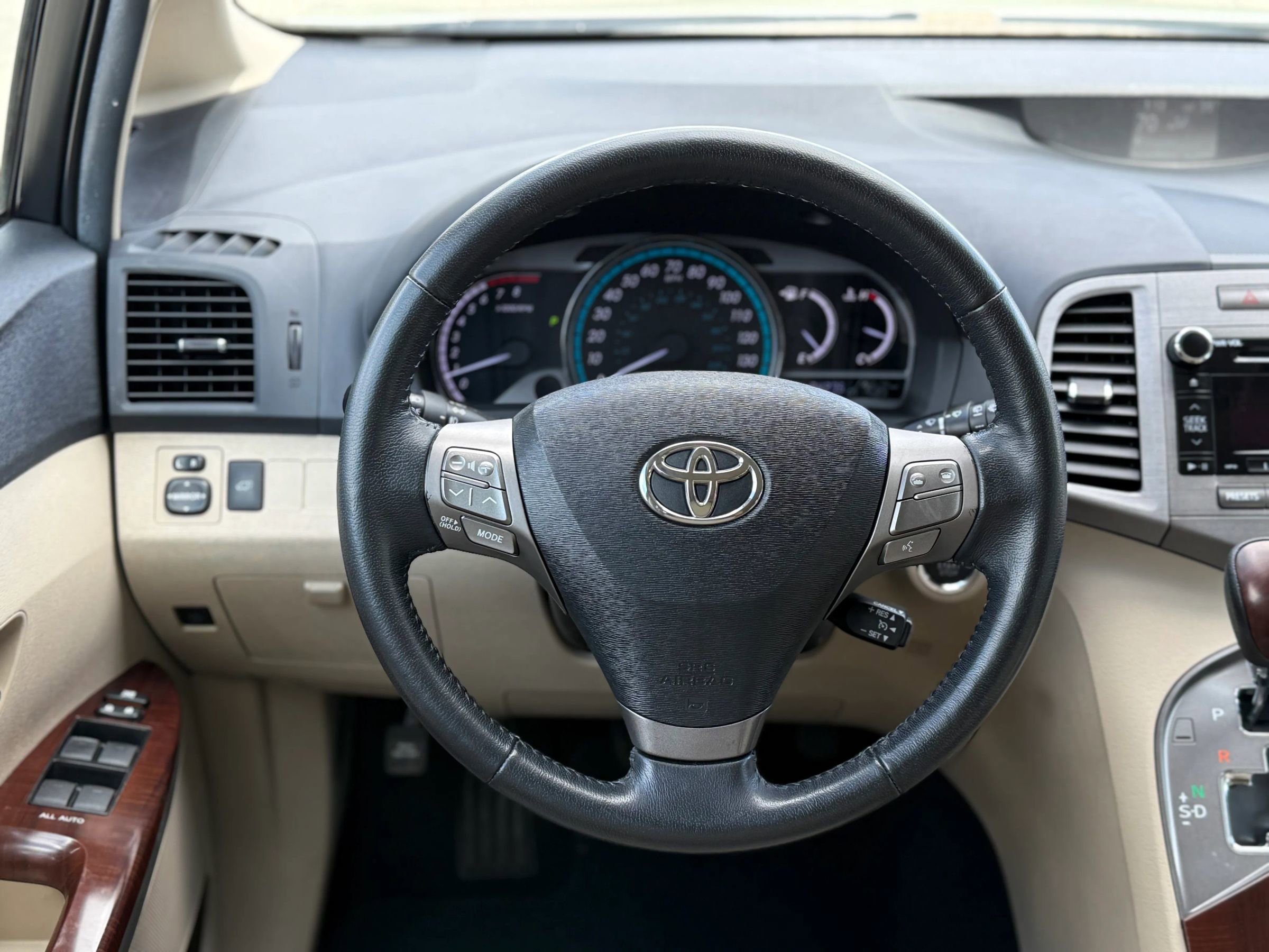 Used 2011 Toyota Venza AWD w/ Comfort Pkg image 14