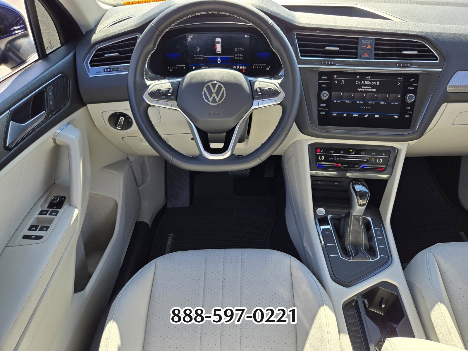 Used 2023 Volkswagen Tiguan SE image 12