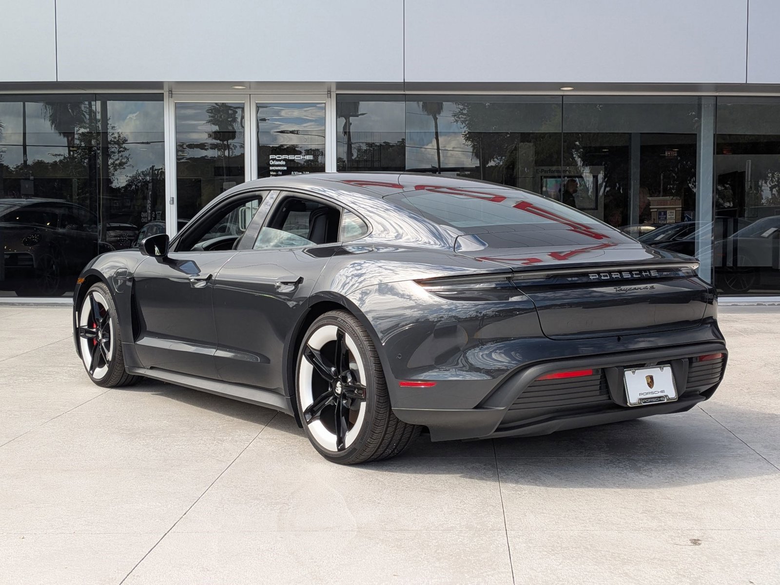 New 2025 Porsche Taycan 4S image 3