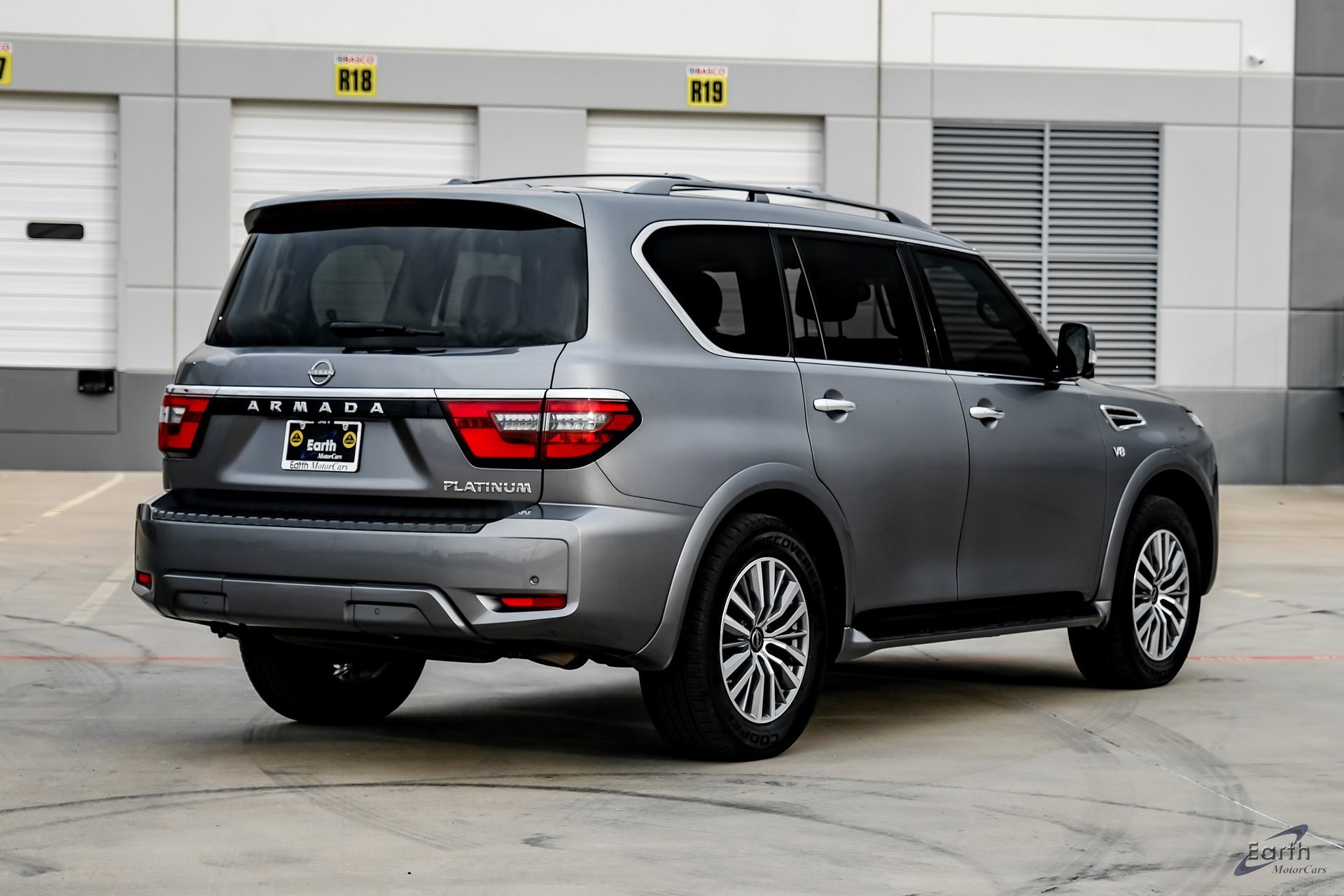 Used 2021 Nissan Armada SL w/ Captain's Chairs Package image 13