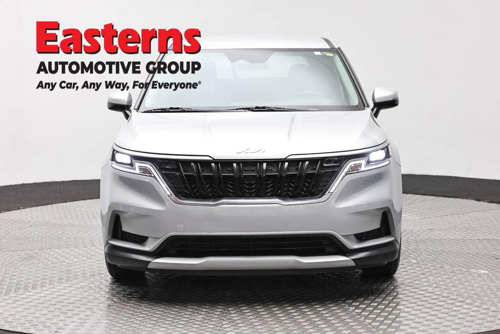 Used 2022 Kia Carnival LX image 2