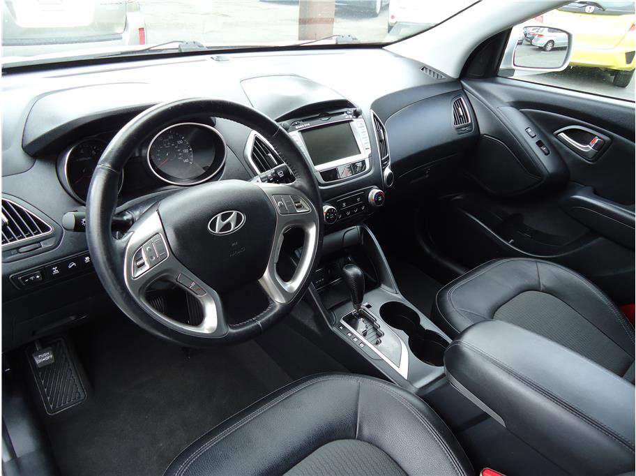 Used 2010 Hyundai Tucson GLS w/ Navigation Pkg 3 image 12