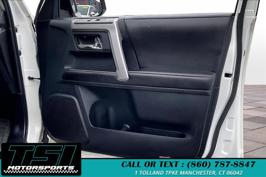 Used 2015 Toyota 4Runner Limited w/ Four Season Floor Mat Package AWD/4WD image 23