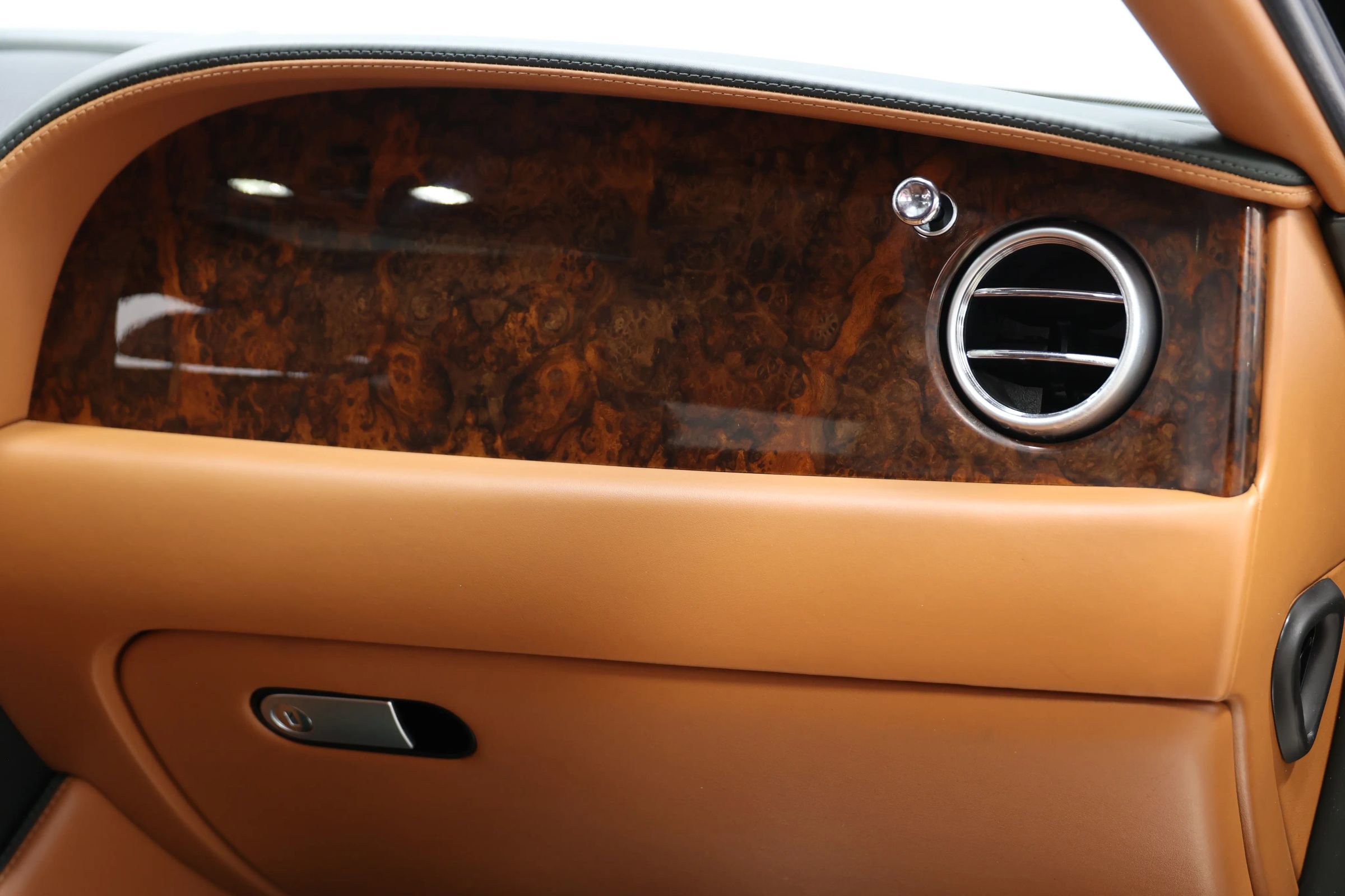 Used 2016 Bentley Flying Spur W12 AWD/4WD image 94