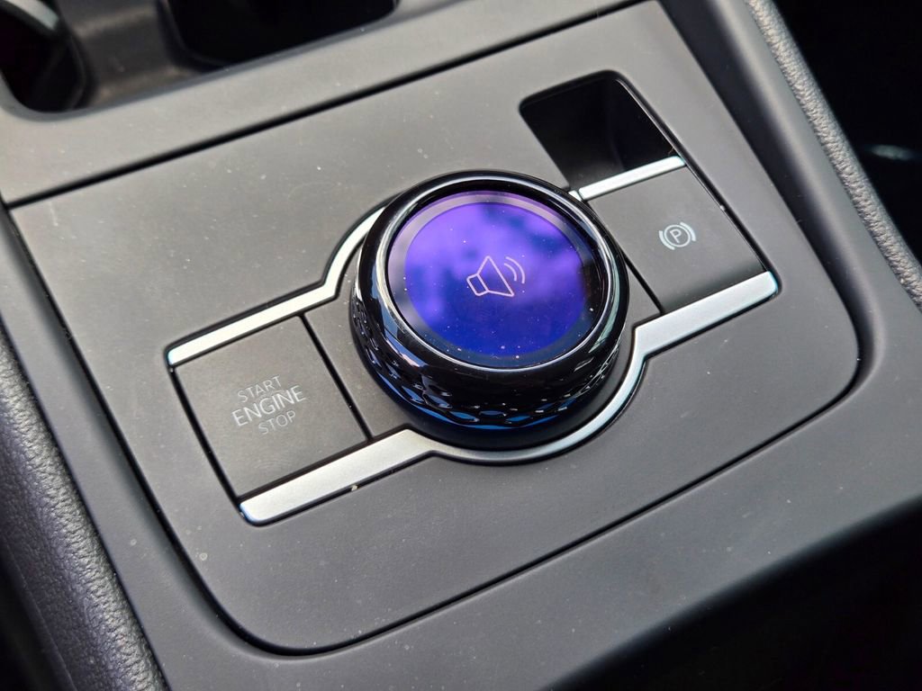 Certified 2025 Volkswagen Tiguan S FWD image 22