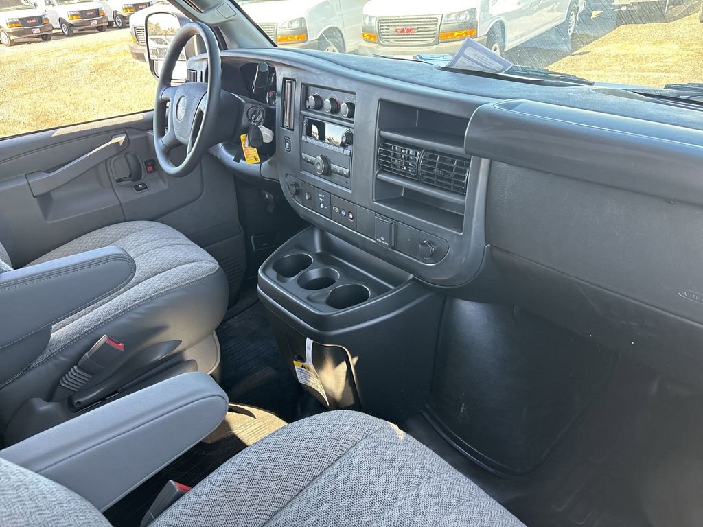 New 2025 GMC Savana 2500 Extended w/ Driver Convenience Package image 28