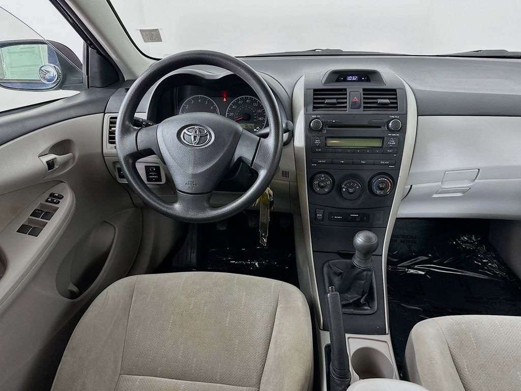 Used 2013 Toyota Corolla L FWD image 20