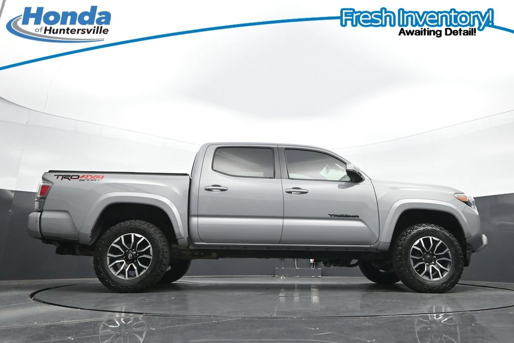Used 2020 Toyota Tacoma TRD Sport AWD/4WD image 33