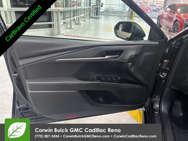 Used 2025 Toyota Camry SE FWD image 12