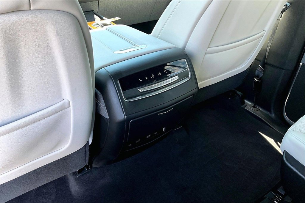 Certified 2026 Cadillac Escalade Platinum Sport w/ LPO, Floor Liner Package AWD/4WD image 10