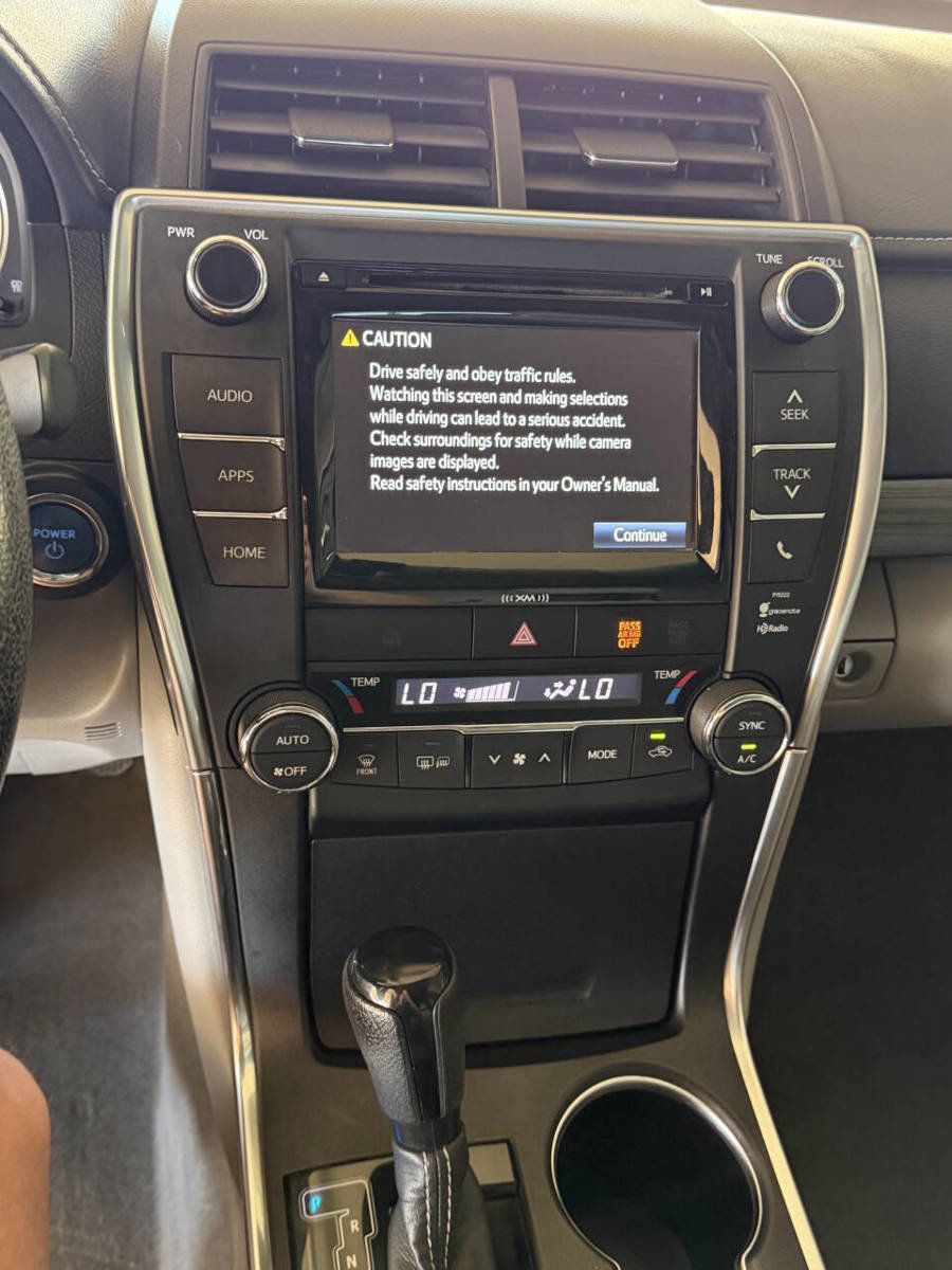 Used 2017 Toyota Camry XLE image 6