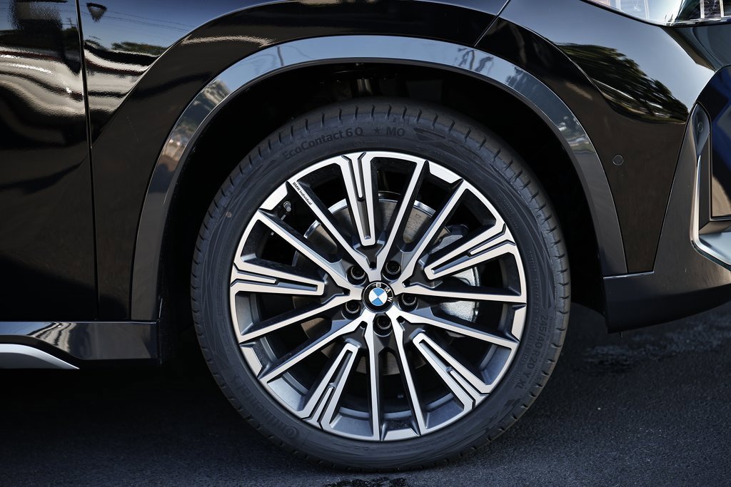 Used 2025 BMW X1 xDrive28i w/ Technology Package image 4