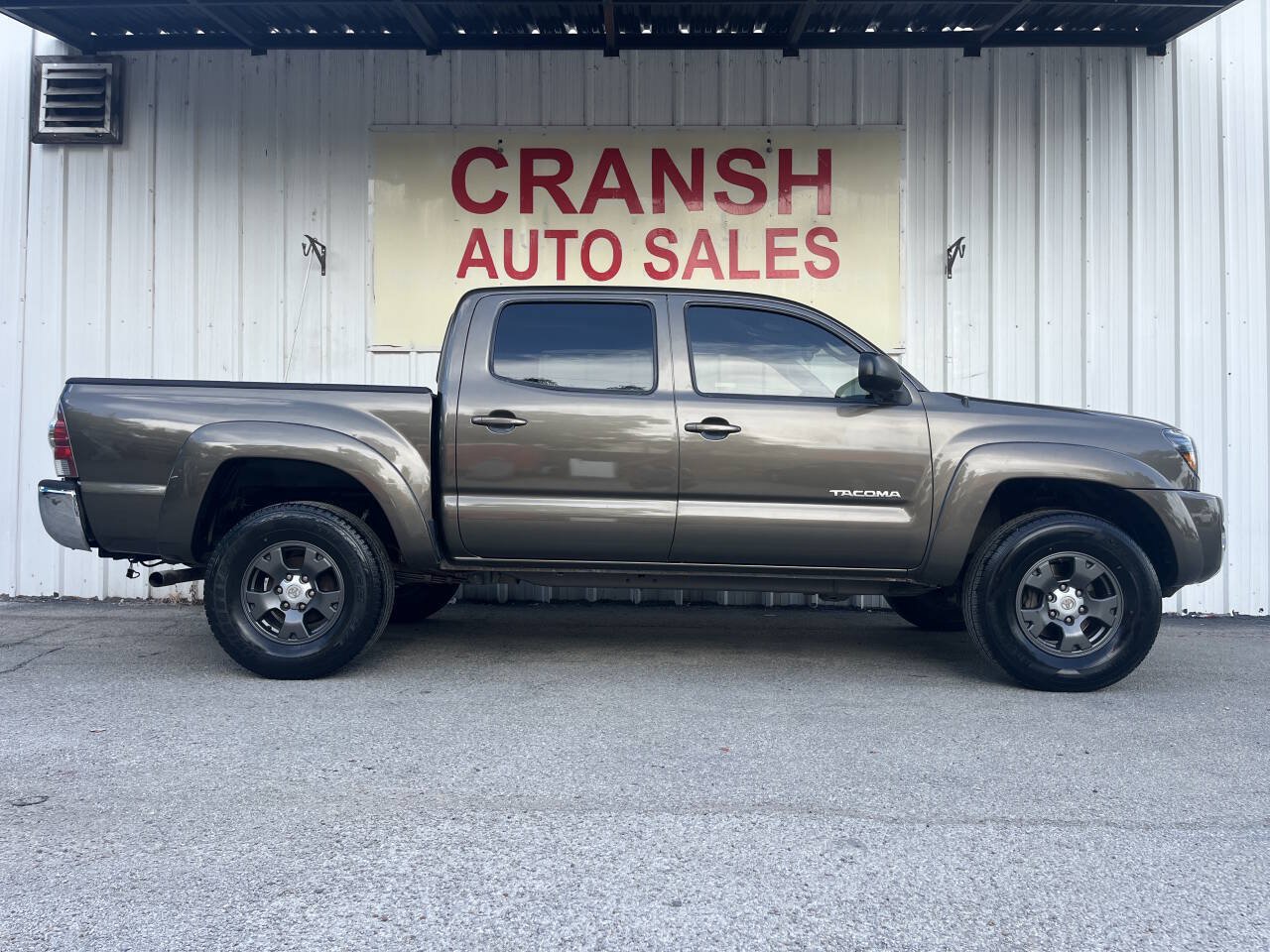 Used 2010 Toyota Tacoma PreRunner RWD image 2