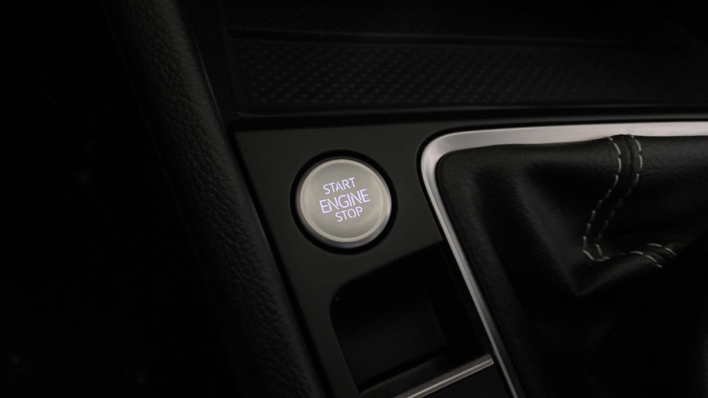 Used 2025 Volkswagen Jetta SE FWD image 22