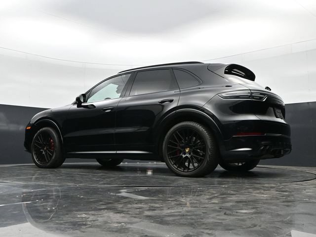 Used 2023 Porsche Cayenne GTS AWD/4WD image 40