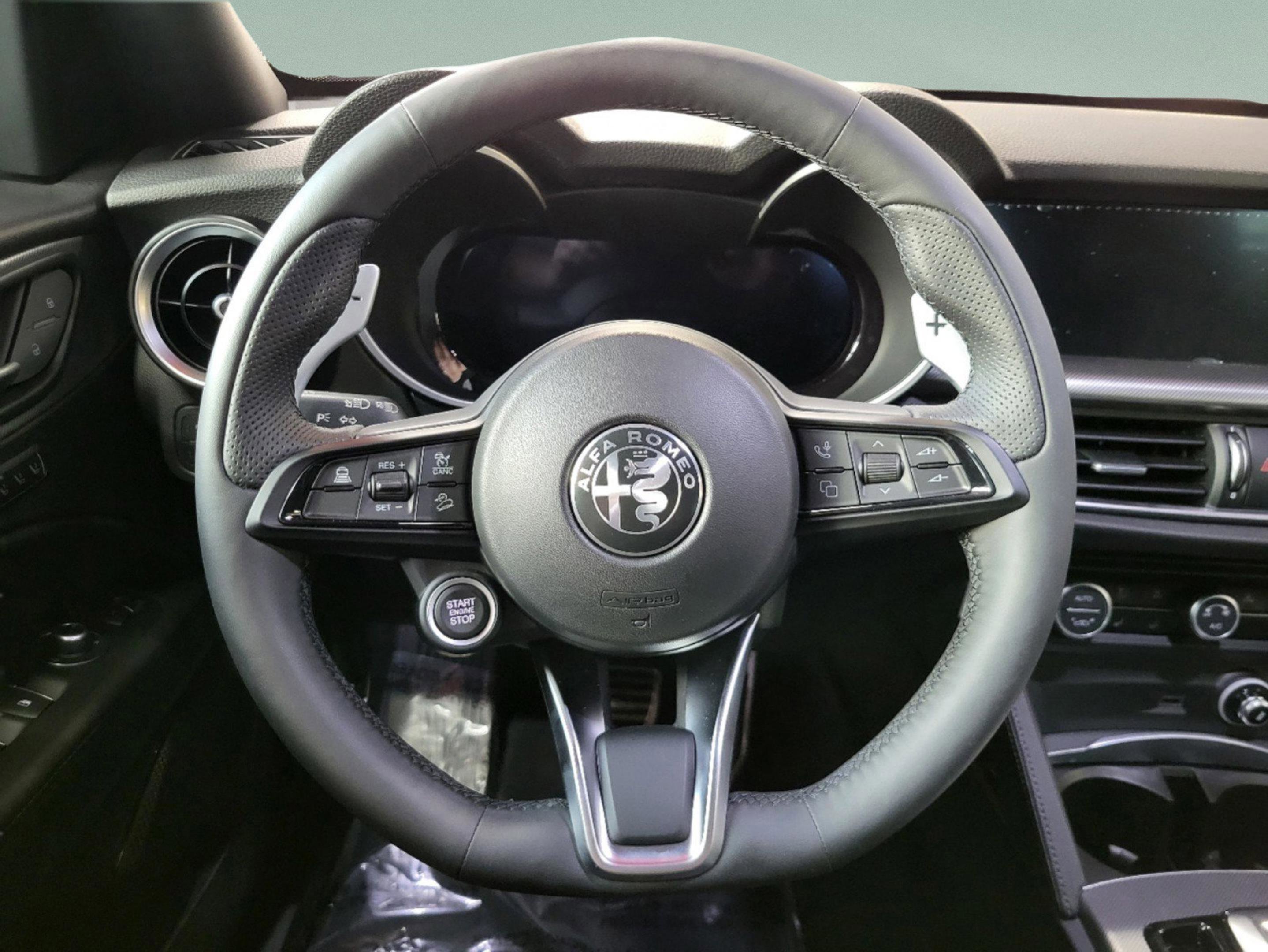 New 2025 Alfa Romeo Stelvio Sprint image 38