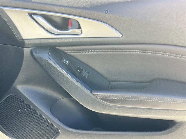 Used 2018 MAZDA MAZDA3 Touring image 22