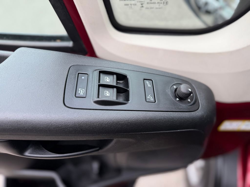 Used 2022 RAM ProMaster 2500 w/ Driver Convenience Group FWD image 19