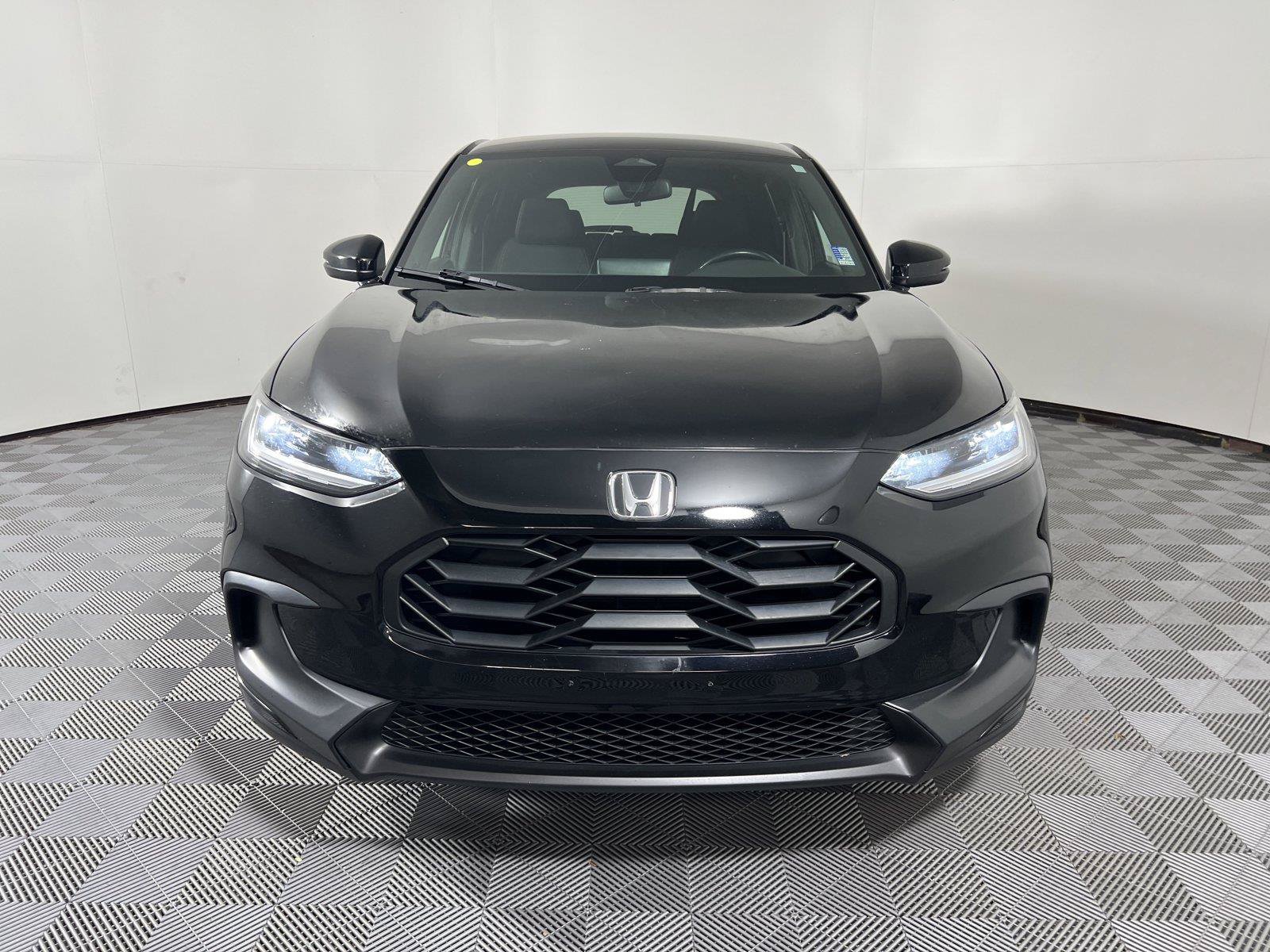 Used 2023 Honda HR-V Sport image 2