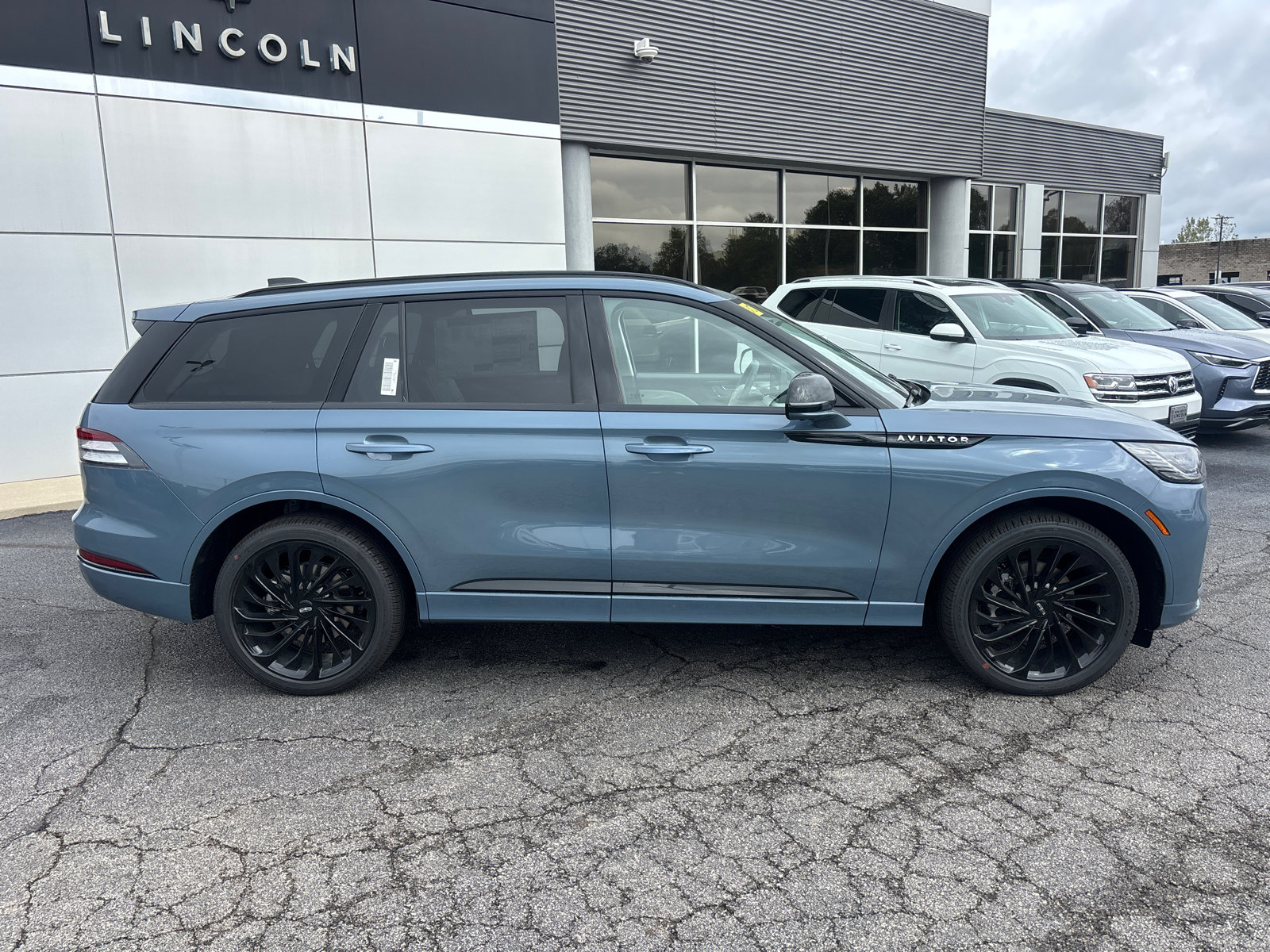 New 2027 Lincoln Aviator Reserve AWD/4WD image 8