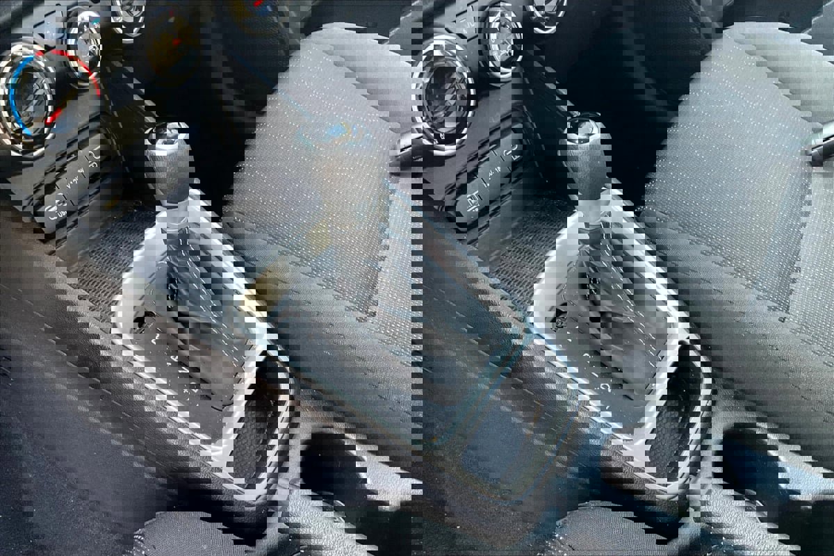 Used 2024 Hyundai Venue SE image 15