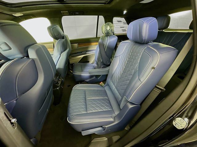 New 2026 Cadillac Vistiq Premium Luxury image 14