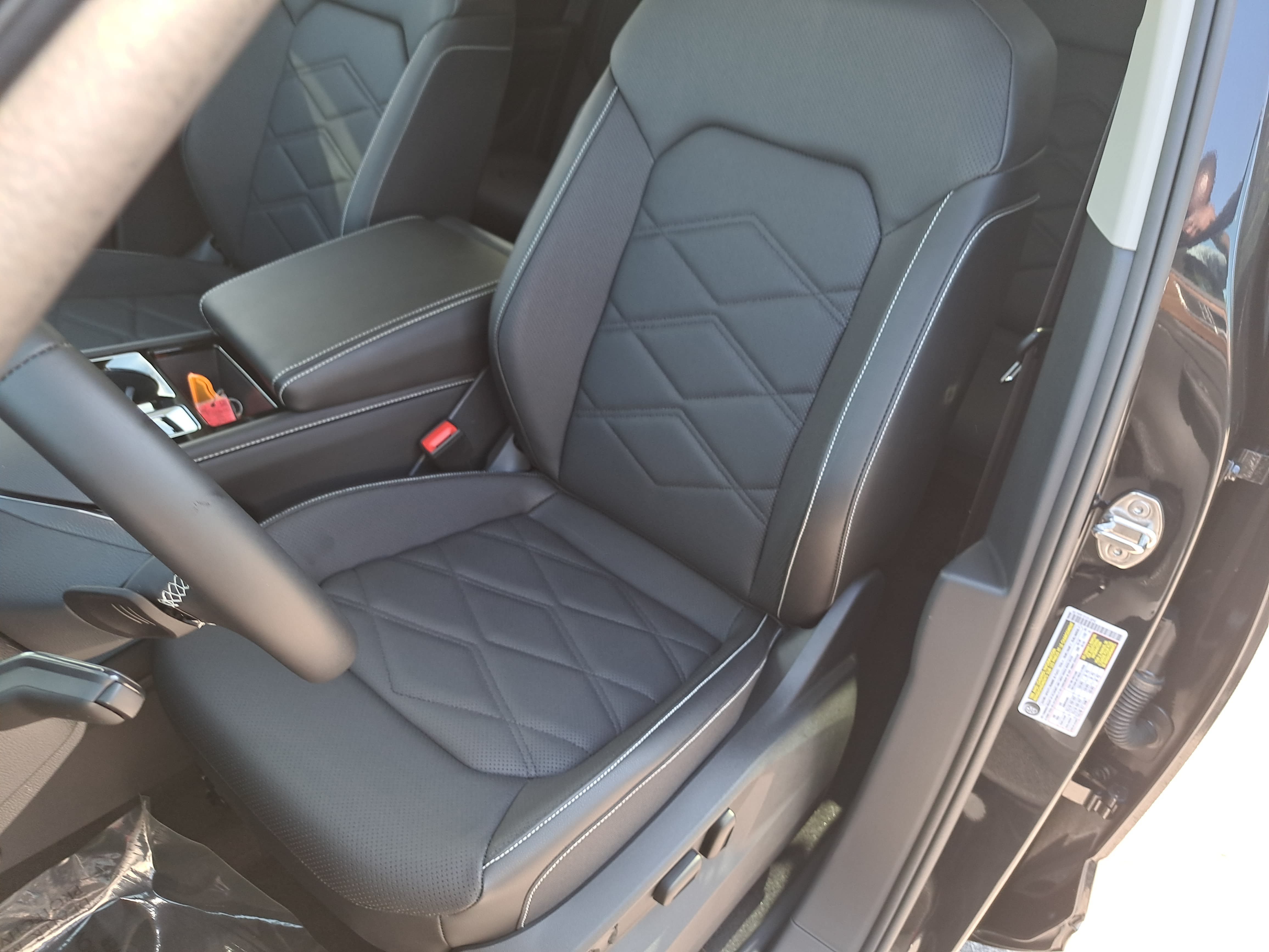 Certified 2026 Volkswagen Atlas SE w/ Panoramic Sunroof Package FWD image 17