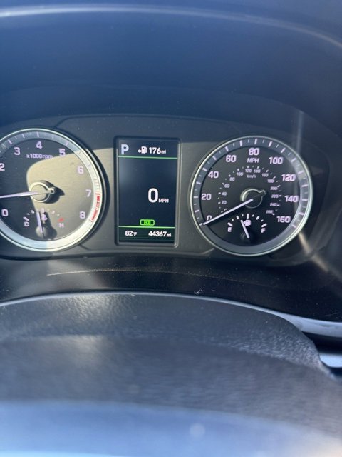 Used 2018 Hyundai Sonata SEL w/ Winter Weather Package image 10