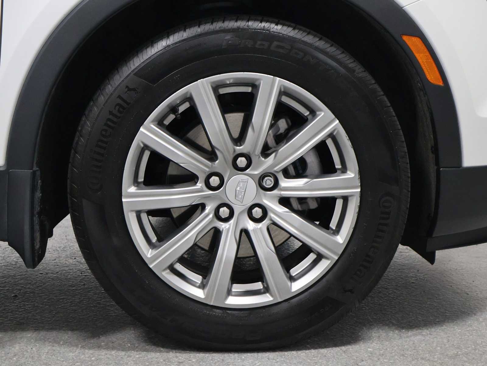 Used 2020 Cadillac XT4 Premium Luxury w/ Cold Weather Package AWD/4WD image 12