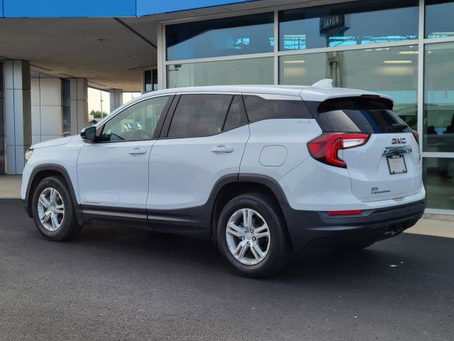 Used 2022 GMC Terrain SLE w/ LPO, Floor Liner Package FWD image 4