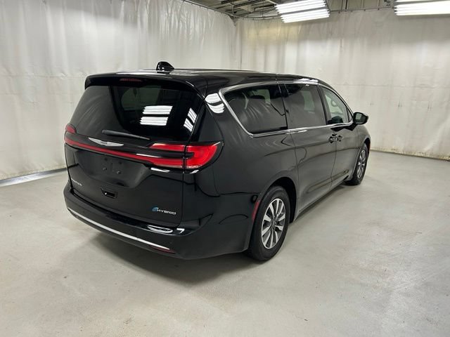 Used 2024 Chrysler Pacifica Limited FWD image 4