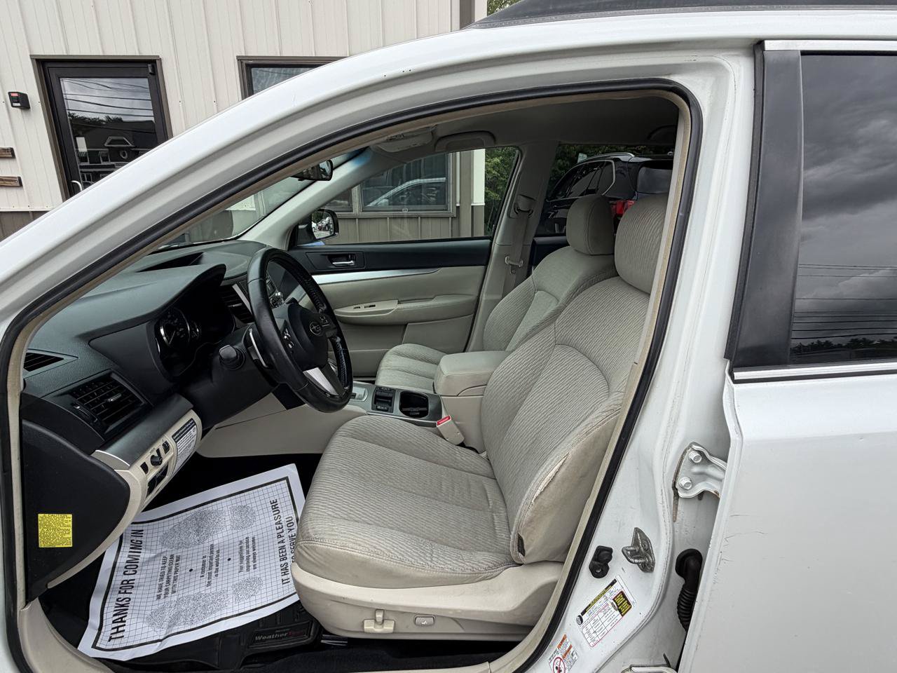Used 2010 Subaru Outback 2.5i Premium AWD/4WD image 12