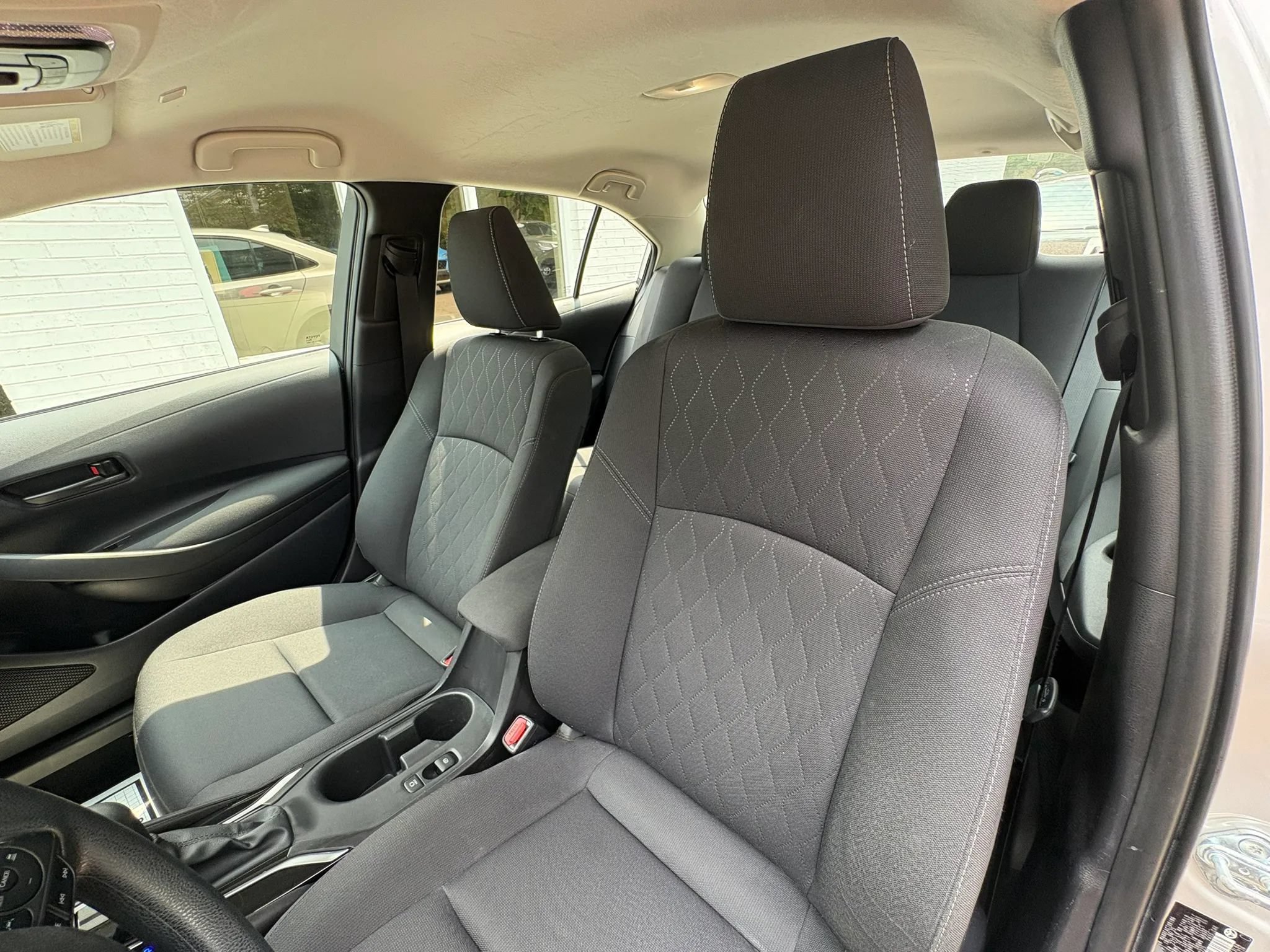 Used 2025 Toyota Corolla LE FWD image 25