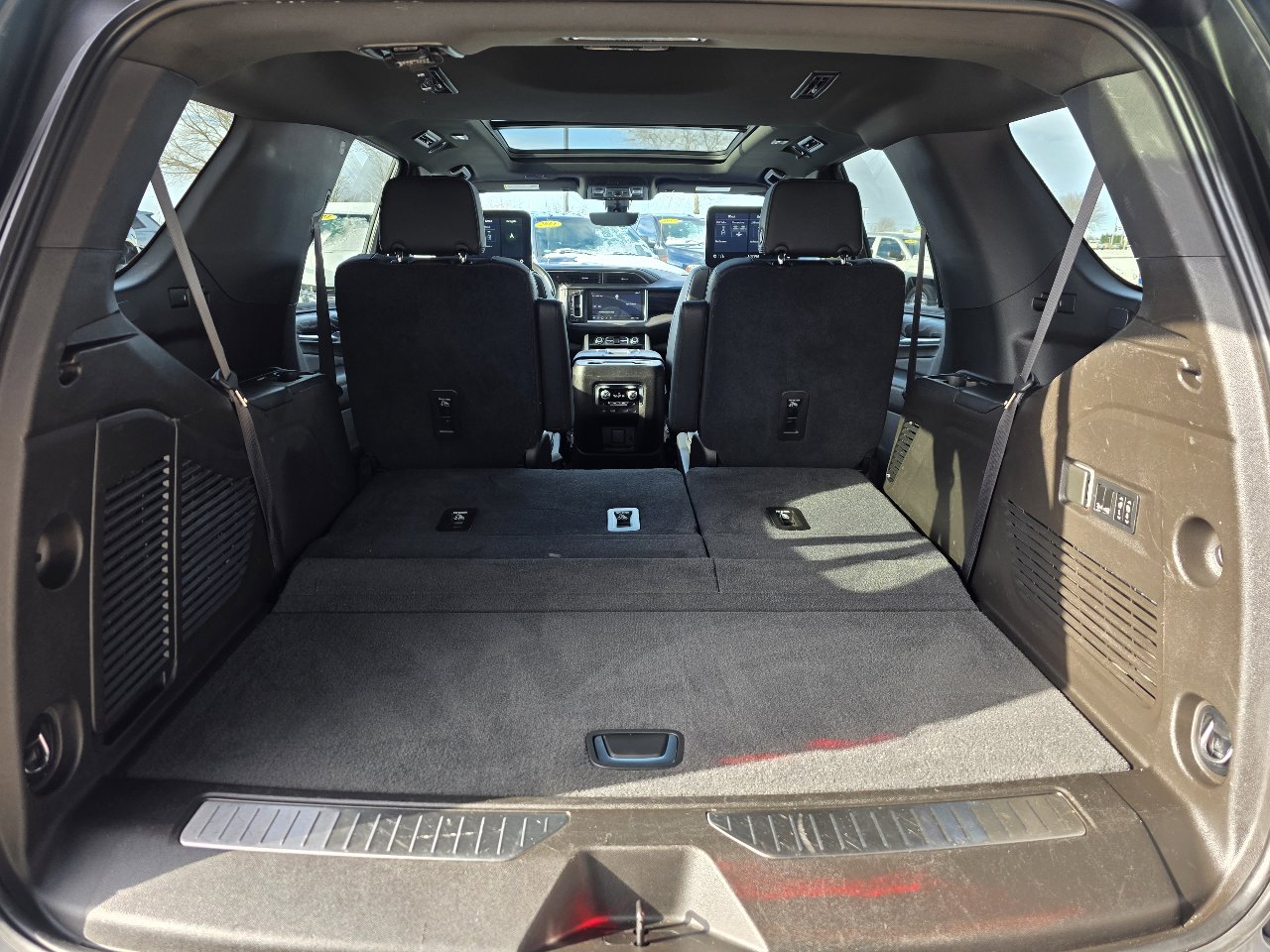 Used 2021 GMC Yukon Denali w/ Denali Ultimate Package image 20