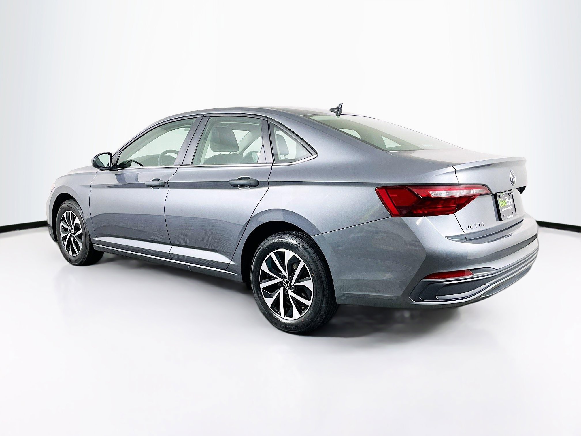 Used 2024 Volkswagen Jetta S image 5