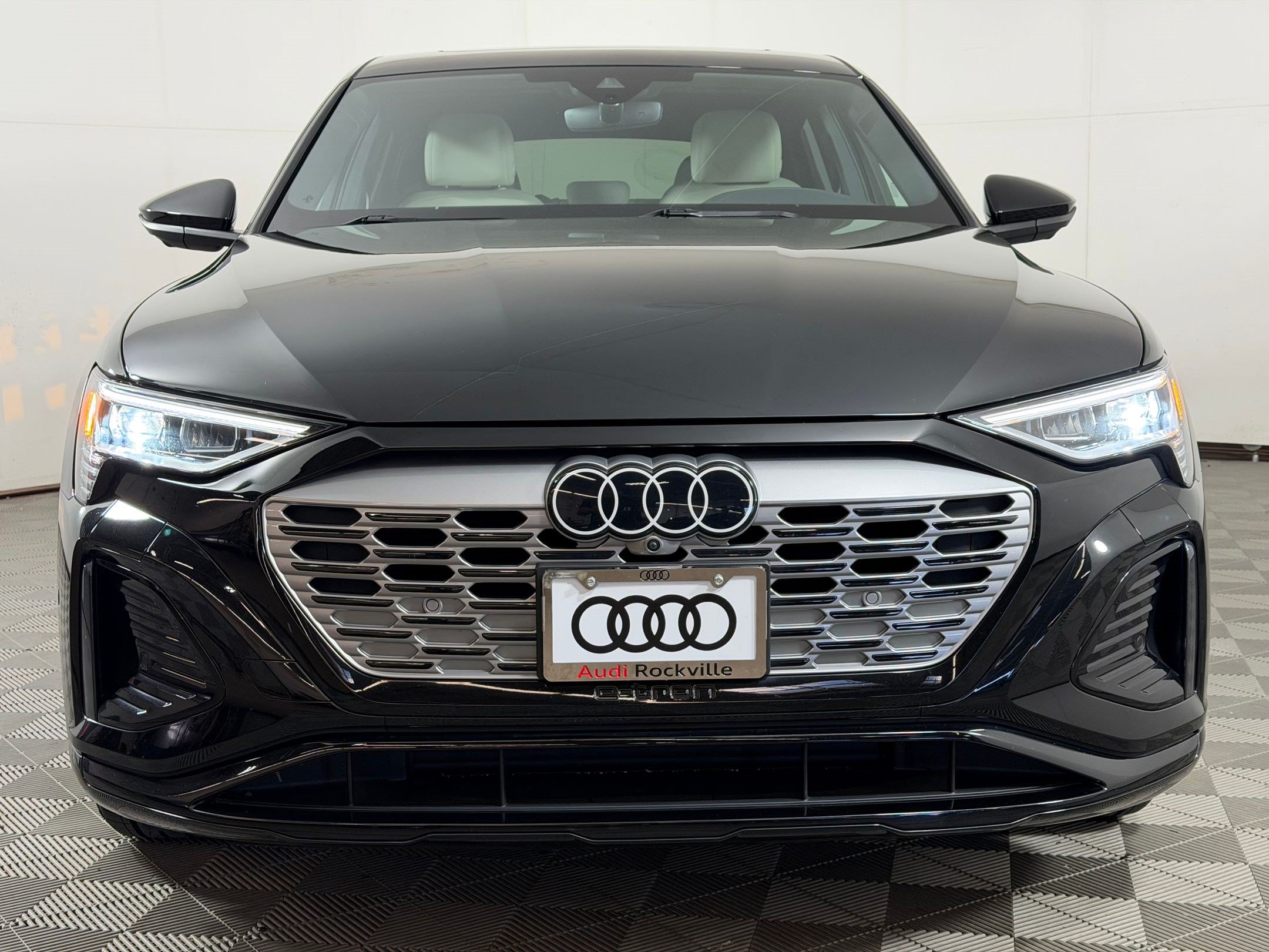Certified 2024 Audi Q8 e-tron Premium Plus AWD/4WD image 6