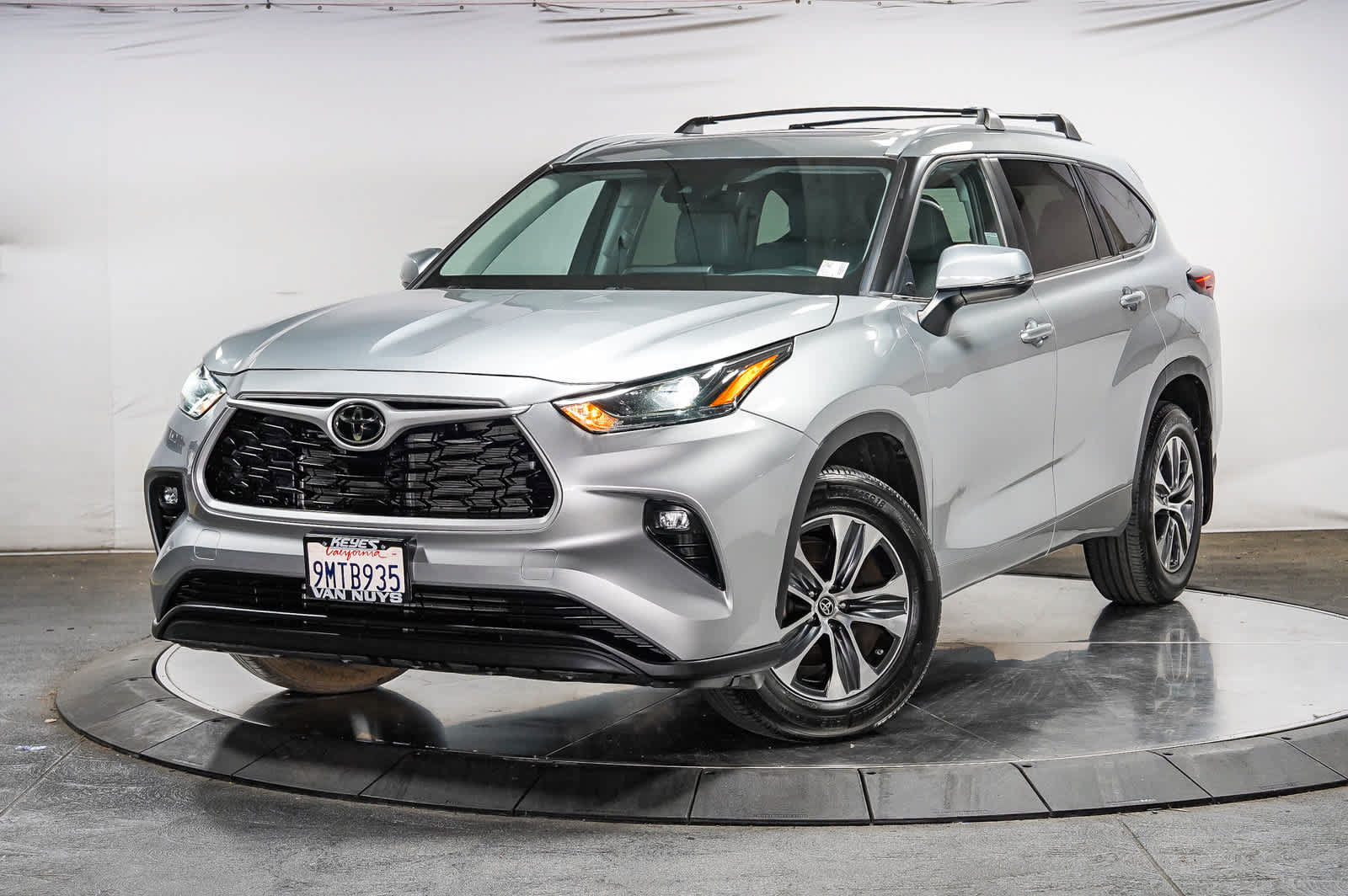 Used 2024 Toyota Highlander XLE