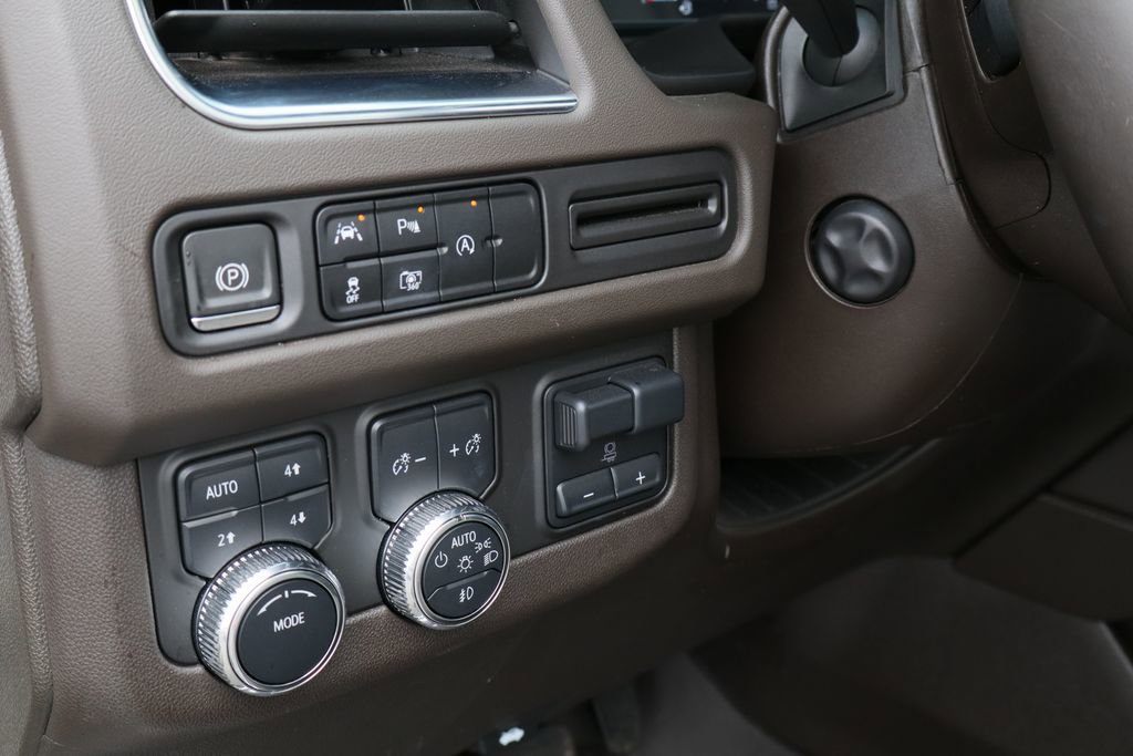 Certified 2024 GMC Yukon XL SLT w/ SLT Premium Package image 12