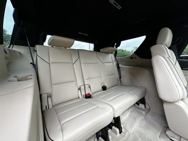 Used 2024 Cadillac Escalade Premium Luxury AWD/4WD image 39