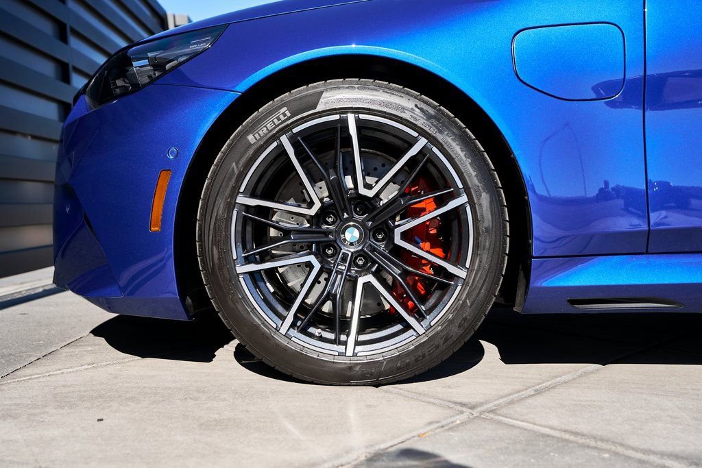Used 2025 BMW M5 Touring AWD/4WD image 3