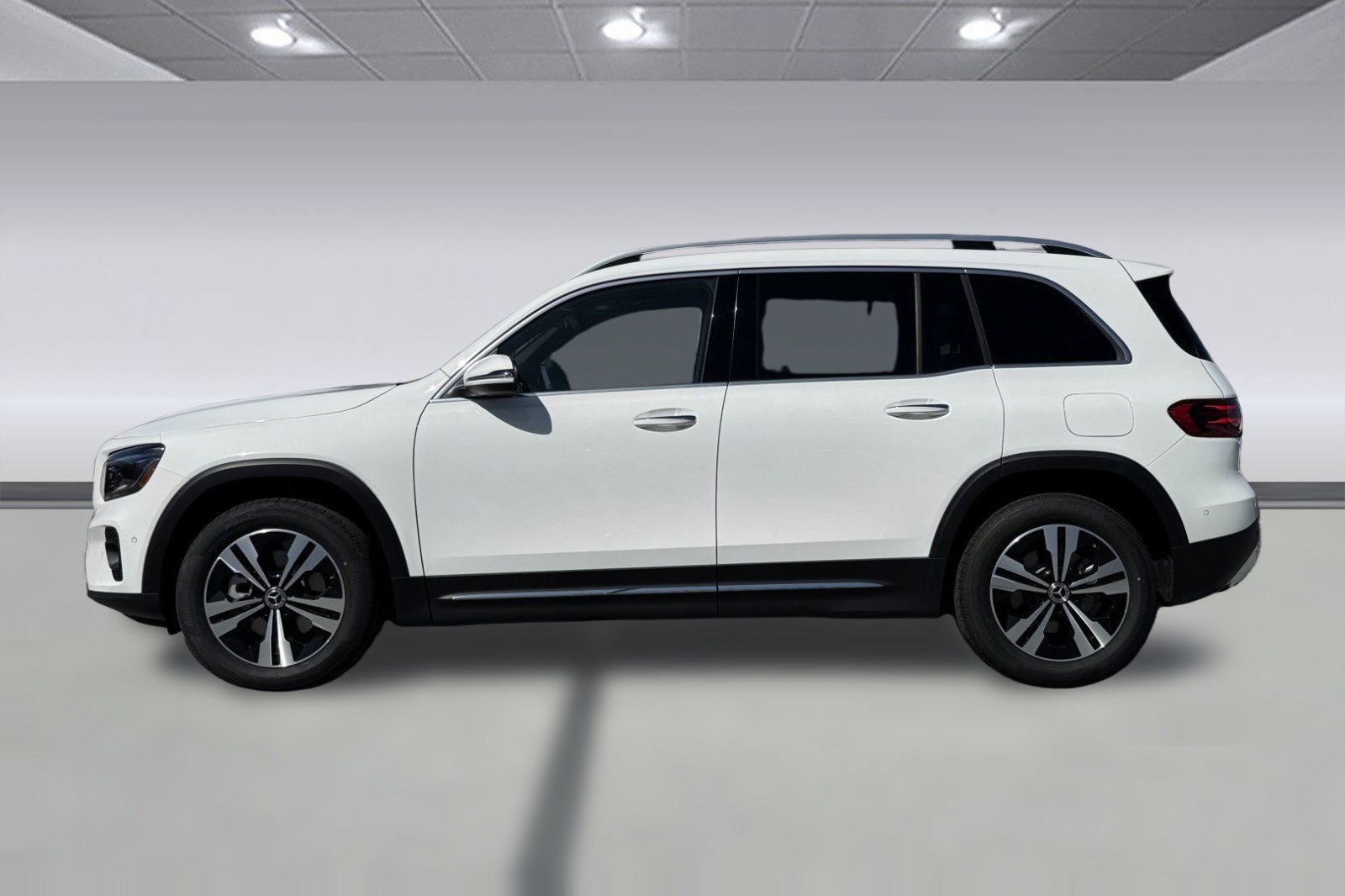 New 2026 Mercedes-Benz GLB 250 image 2
