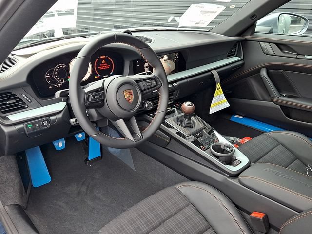 New 2026 Porsche 911 Carrera T RWD image 4