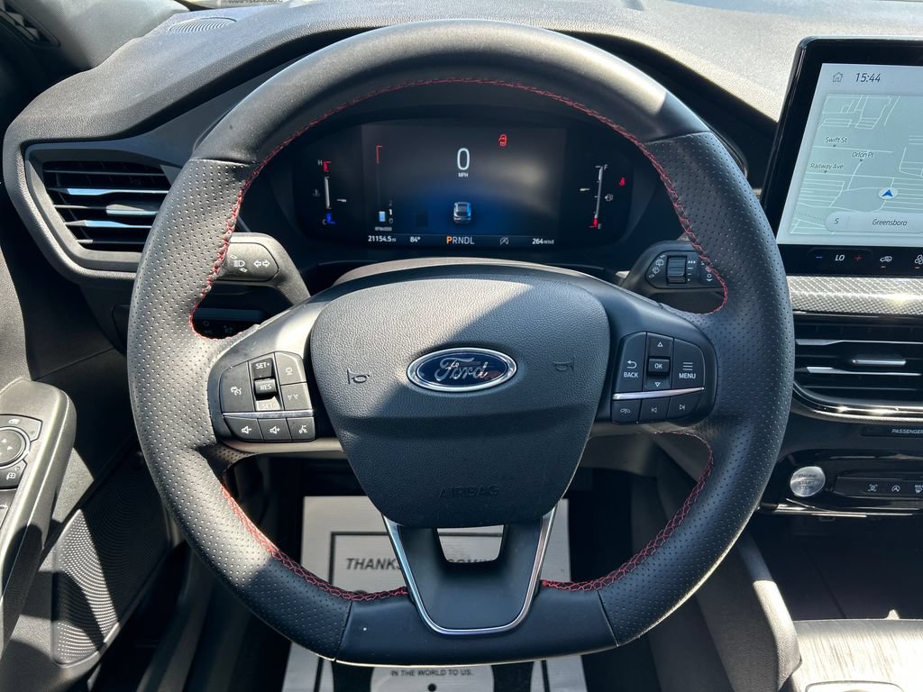 Used 2025 Ford Escape ST-Line w/ Tech Pack #1 FWD image 16
