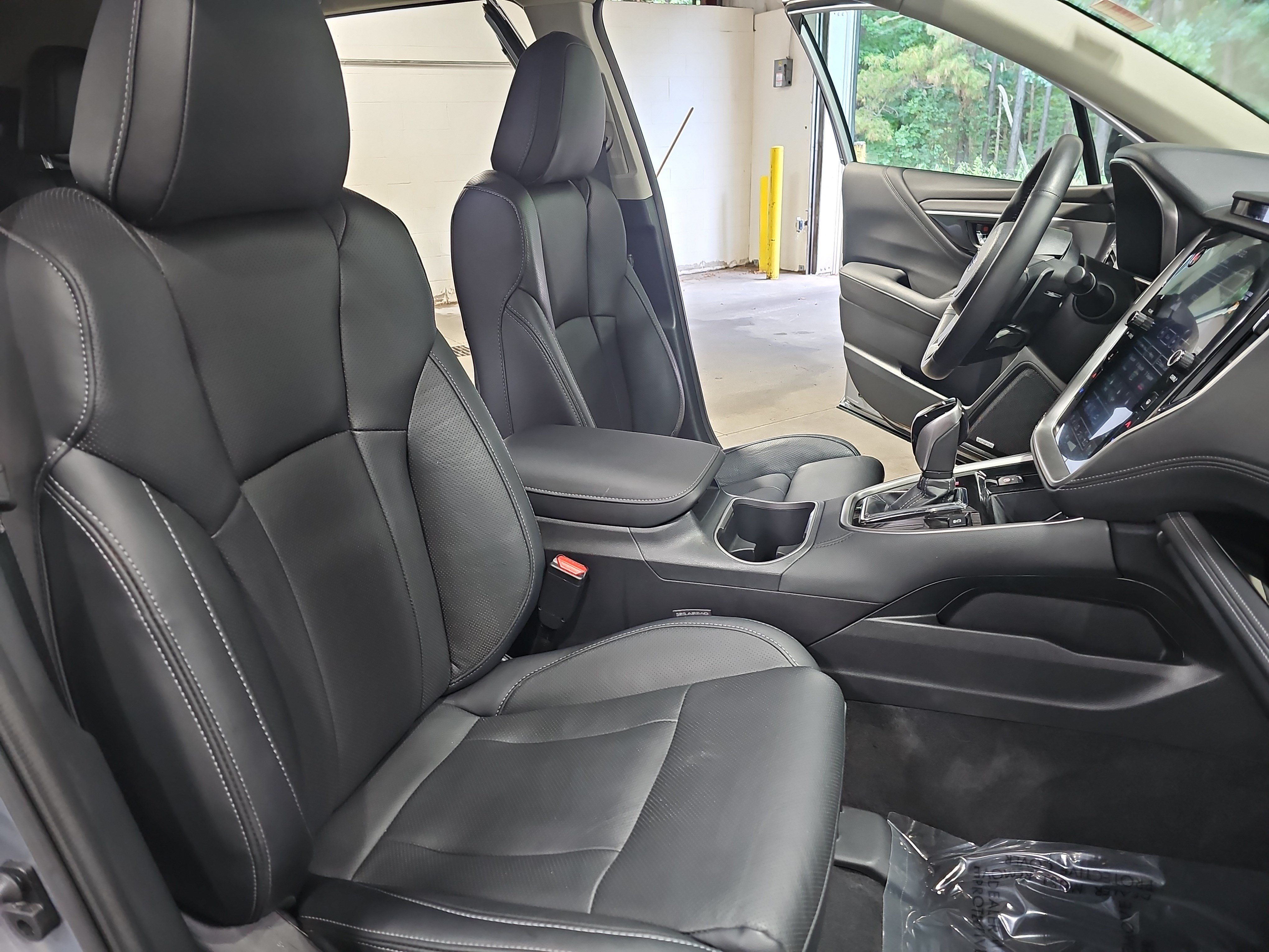 Used 2025 Subaru Outback Touring AWD/4WD image 10