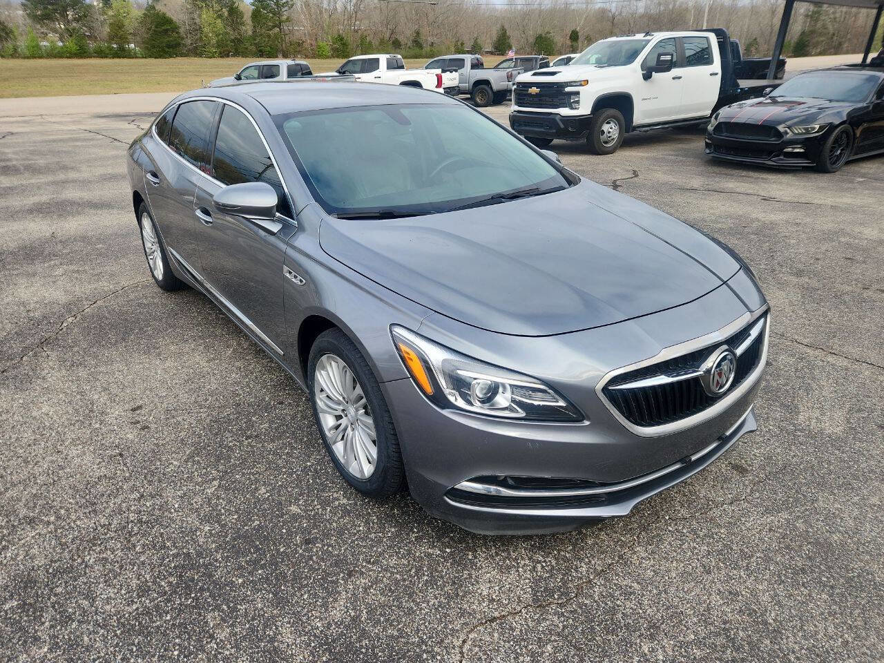 Used 2019 Buick LaCrosse Preferred FWD image 2