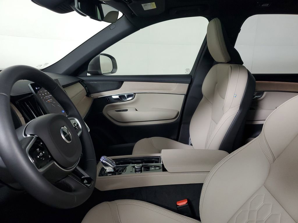 Certified 2026 Volvo XC90 B6 Plus w/ Protection Package Premier image 22