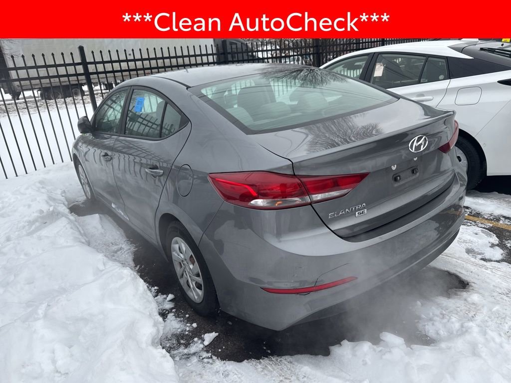Used 2018 Hyundai Elantra SE w/ Cargo Package image 4